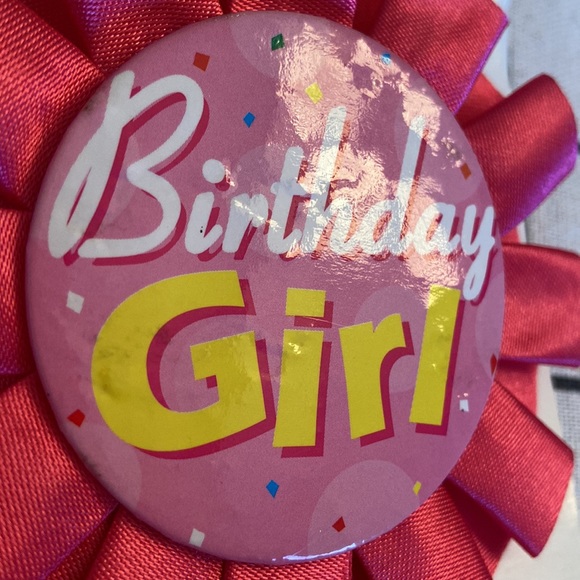 Birthday girl pin 📌 Free when bundle with any birthday bib - Picture 2 of 4